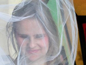 Alina Konarska-Schmidt with veil